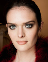 Б'юті-образ моделей з показу Diane von Furstenberg Осінь 2015