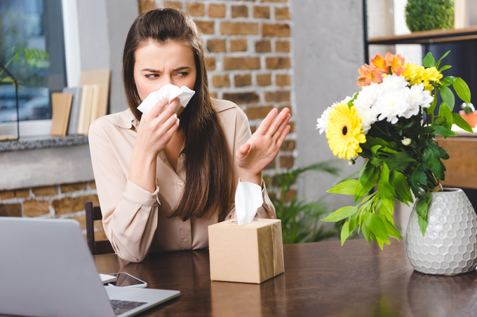 Сезонная аллергия: причины, симптомы, как лечить