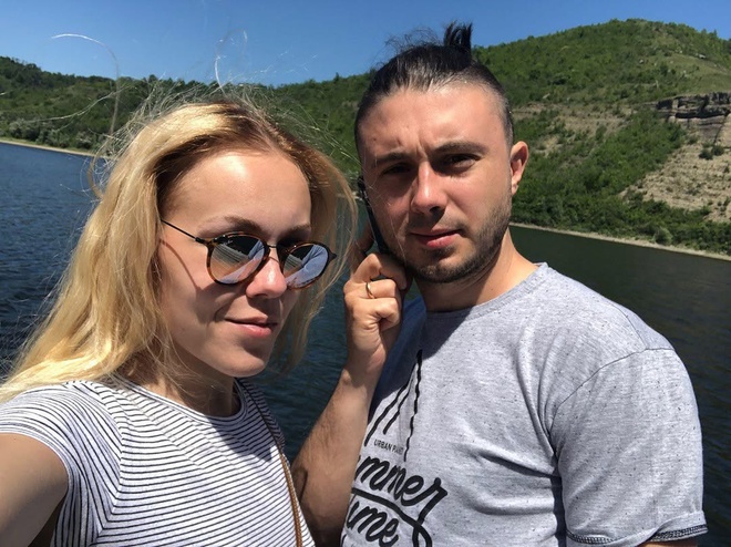 Тарас Тополя публічно вибачився перед дружиною за кризи у шлюбі