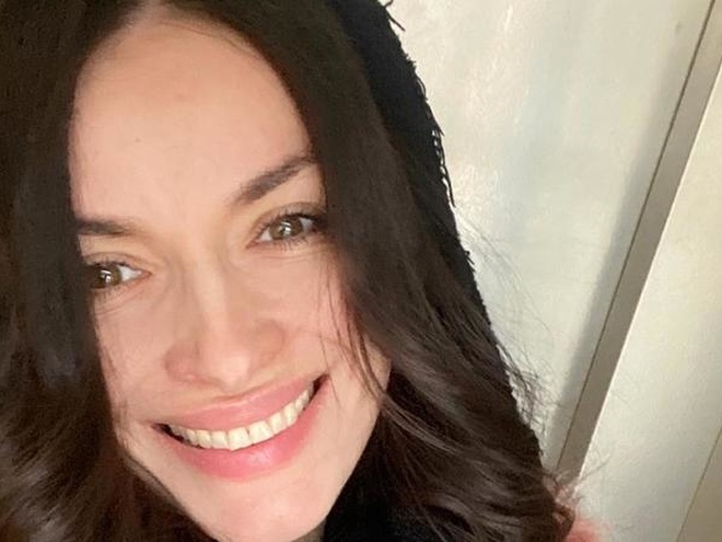 Мейхер прикувала увагу публіки животом на новому фото, яке вже видалила