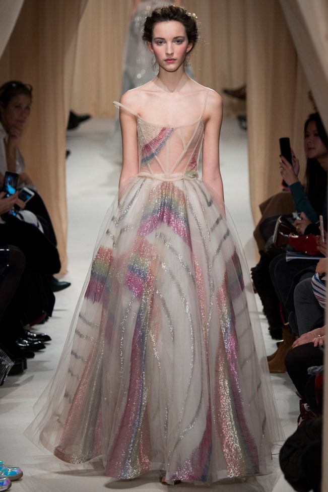 Вышиванка Haute Couture: показ весенней коллекции Valentino