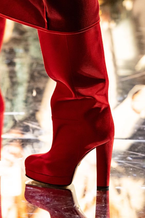 Чоботи з широкою гомілкою