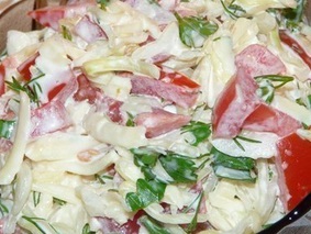 Салат Капустный с помидорами и сыром. Салат Капустный с помидорами и сыром.