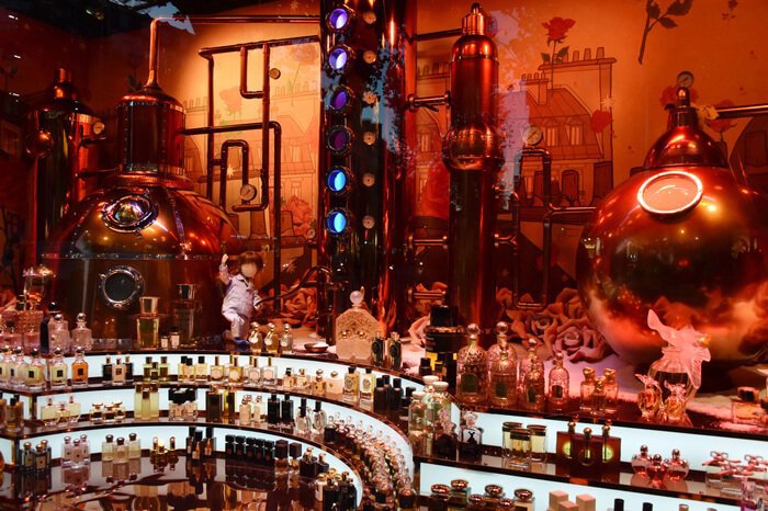 Найгарніші різдвяні вітрини світу: Самые красивые рождественские витрины мира: Printemps