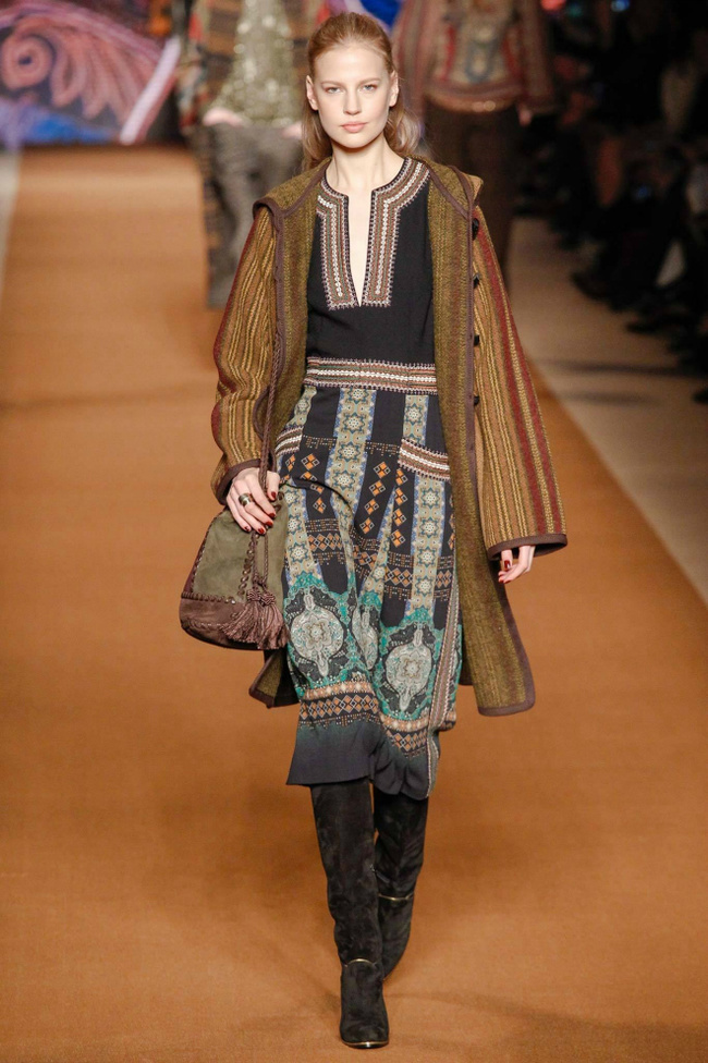 Вышивка крестом в высокой моде