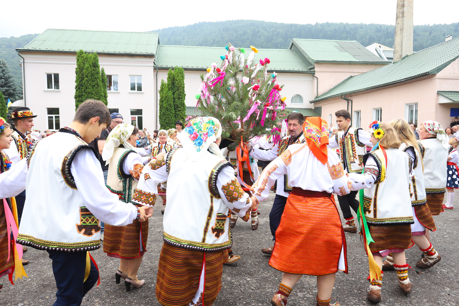 Самобытные гуцульские традиции