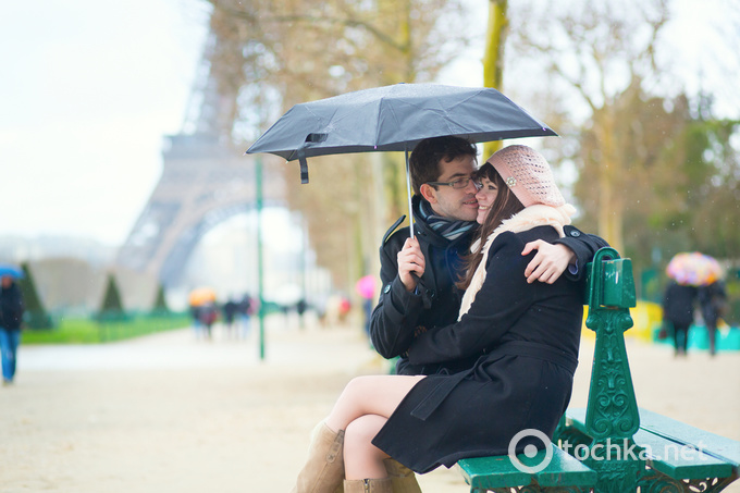 Поцілунок, пара, побачення, Париж, романтика