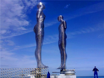 Достопримечательности Батуми: металлическая скульптура «Любовь»