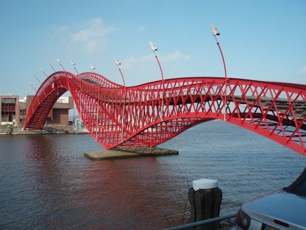 ТОП самых необычных мостов в мире