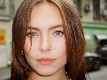 Донька Кравець показала, як у купальнику та з друзями провела літо 2023