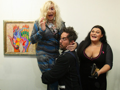 Выставка Елены Твелиной