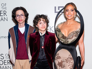 Дженніфер Лопес зворушливо привітала дітей-близнюків із 18-річчям