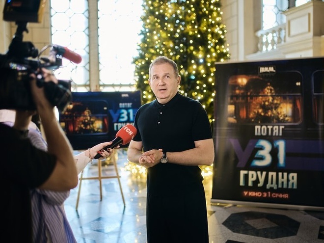 Горбунов показався на милицях і розповів про пережиту операцію