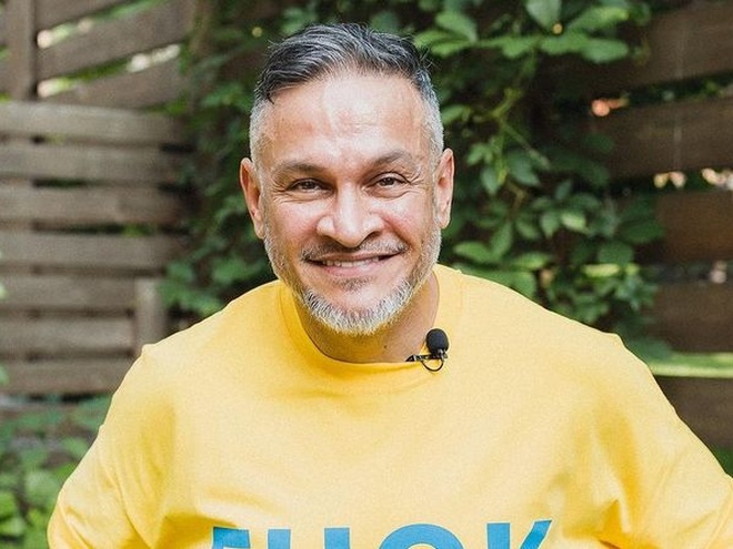 Ектор Хіменес-Браво показав, як пройшла його операція з пересадки волосся