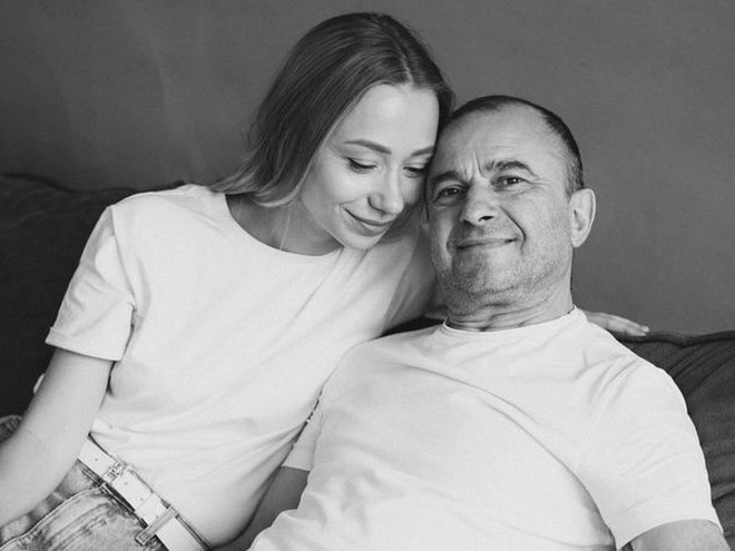 «Дві доби у реанімації»: дружина Віктора Павліка розповіла про його стан після операції