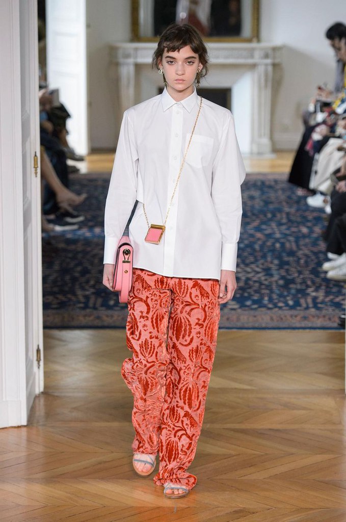 Українка Юлія Ратнер на подіумі паризького Тижня моди: Valentino