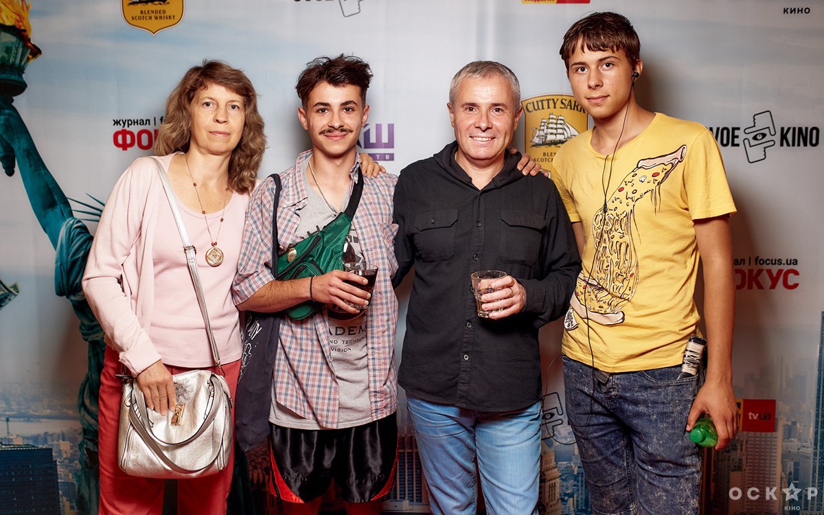 В Киеве состоялась премьера фильма "Падение американской империи"