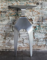 двуногий стул