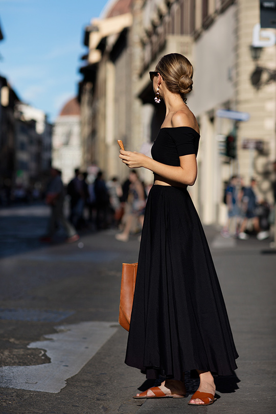 Модні сукні весни 2016: відкриті плечі (street style)