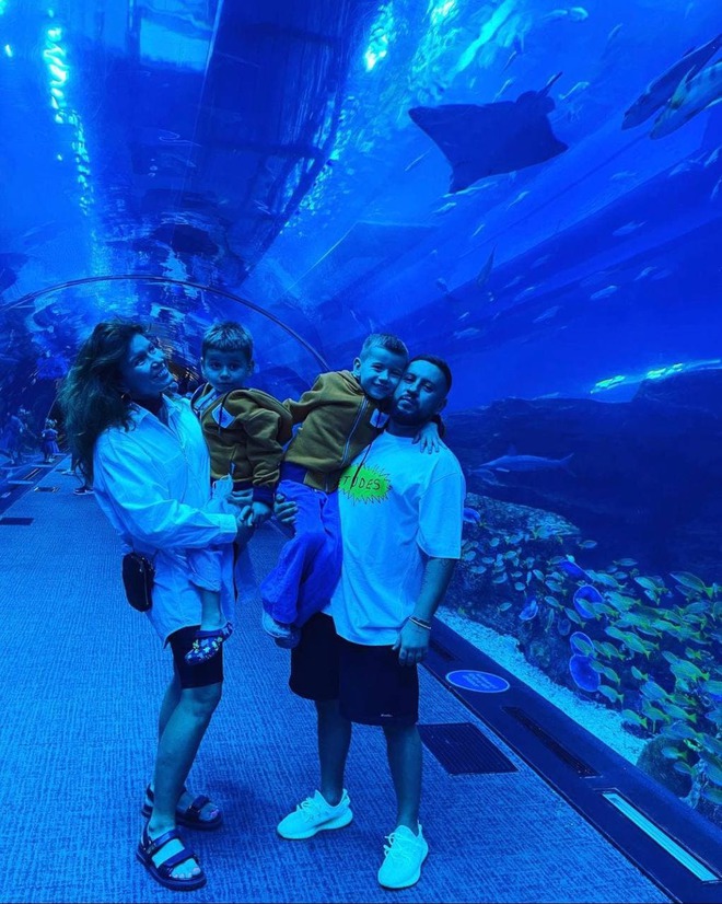 MONATIK з дружиною та синами