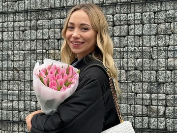 «Хто ця людина?»: Репяхова показала своє перше фото у паспорті