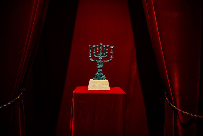 Выставка "Вчера, сегодня, всегда" в Одессе