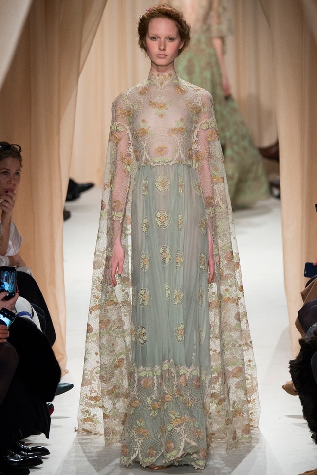 Вышиванка Haute Couture: показ весенней коллекции Valentino