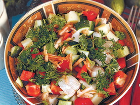 Салат из судака с овощами
