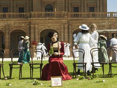 "Пікнік біля висячої скелі"