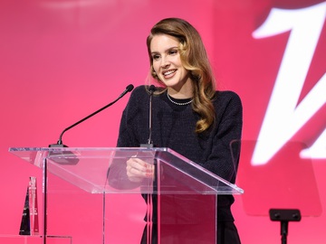 Лана Дель Рей відповіла на чутки про пластичну операцію