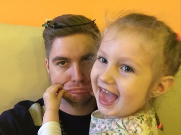 «Дякую, що обрала мене»: Остапчук зворушливо привітав дочку з 10-річчям