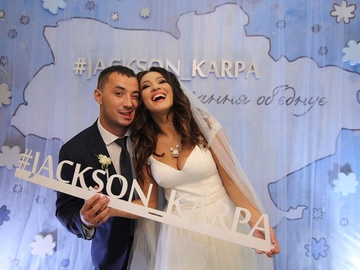 Наталка Карпа показала архівні фото з весілля та відповіла на чутки про розлучення