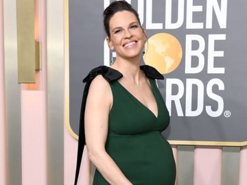 Вагітна двійня Гіларі Свенк показала фото в топі та лосинах