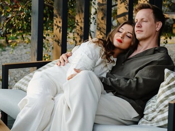 Тишкевич привітала чоловіка з 42-річчям і зізналася, що заздрить його молодому вигляду