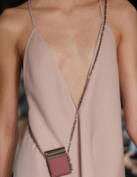 30 трендовых сумок на весну-лето 2017 с показа Valentino