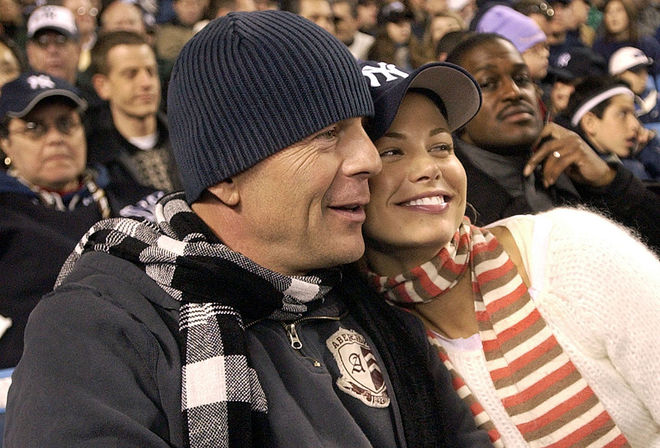 Брюс Уиллис и Брук Бёрнс