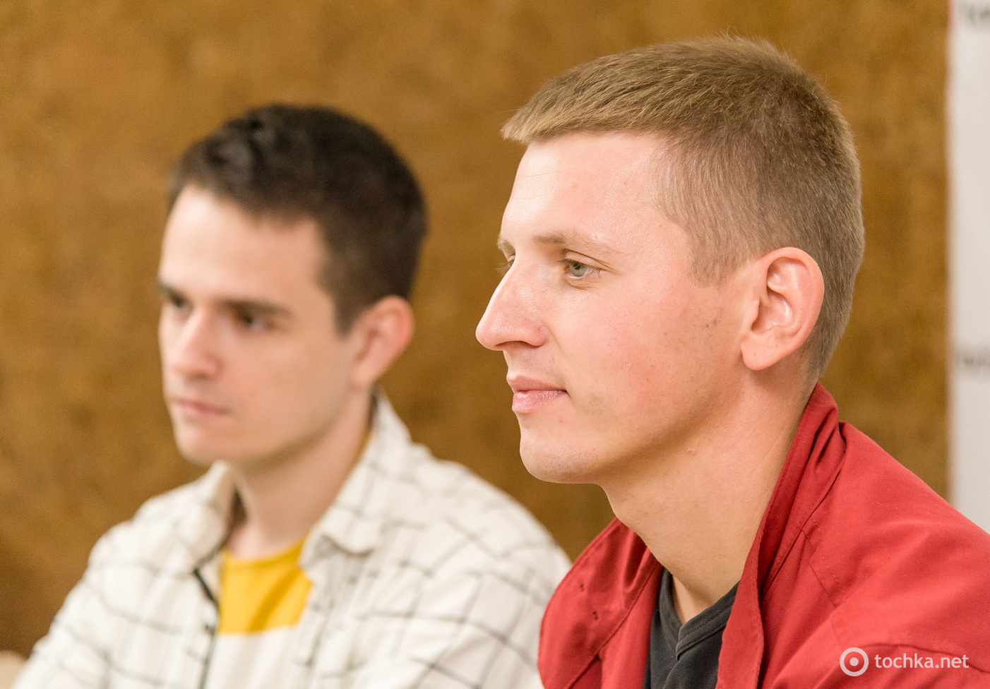 Brunettes Shoot Blondes