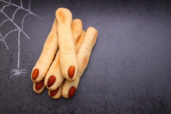 Меню на Хэллоуин 2015: ТОП-5 рецептов ведьминых пальцев