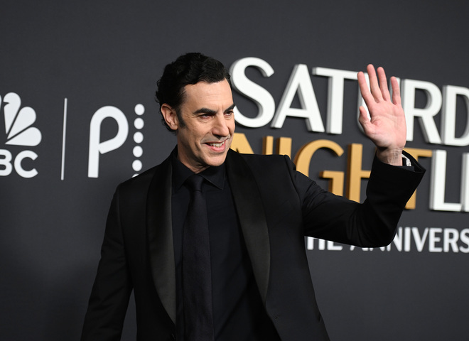 Зірка «Бората» закрутив роман із моделлю OnlyFans, яка вдвічі молодша за нього