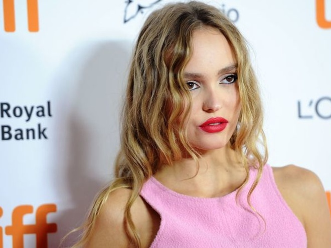 23-річна дочка Джонні Деппа знялася для глянцю топлес