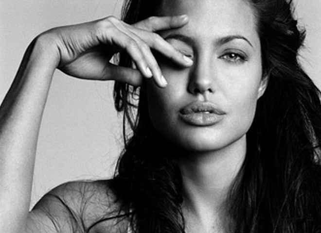 Анжелина Джоли