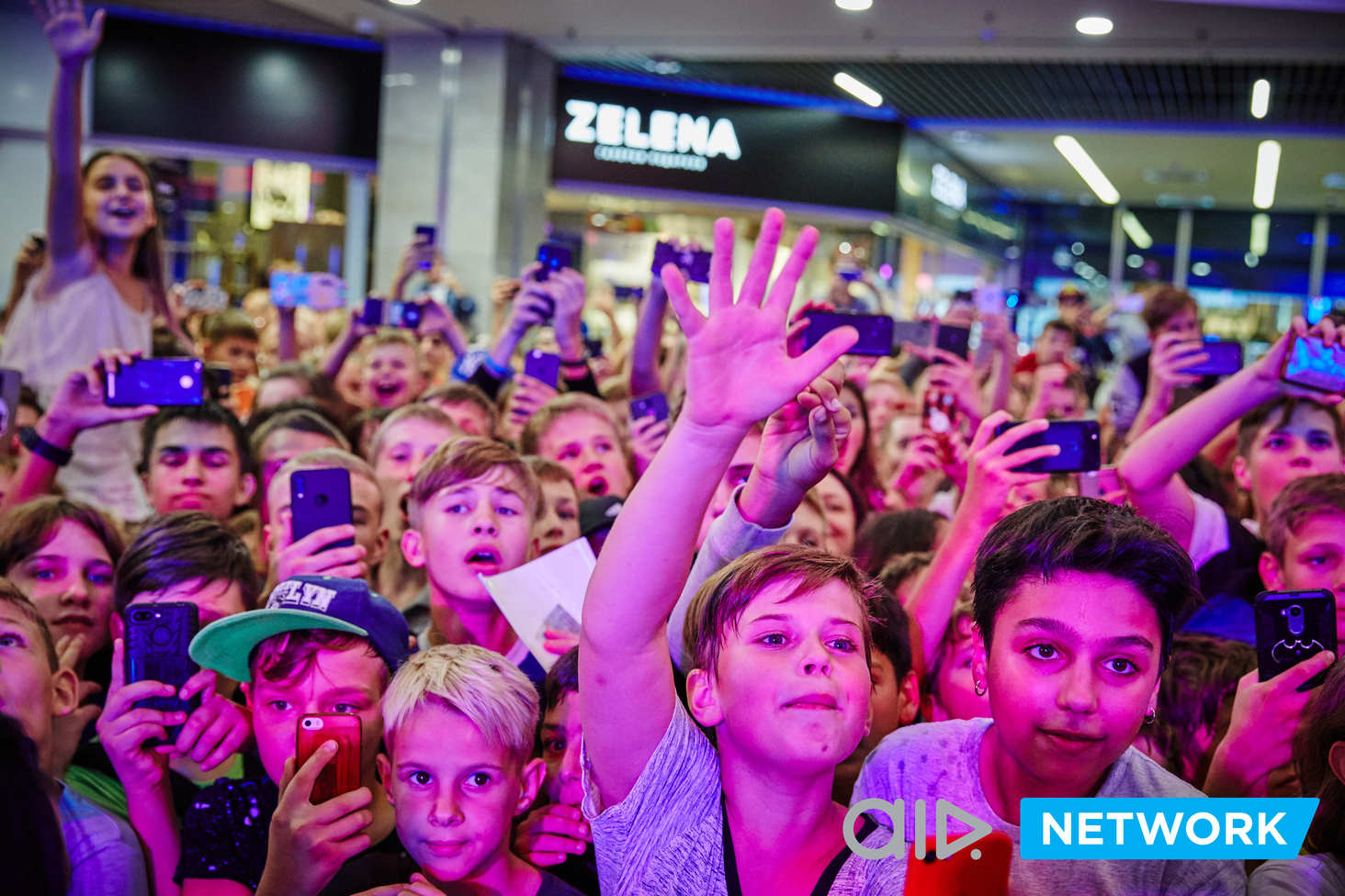 Зірки YouTube Magic Five зібрали 6 тис. осіб у ТРЦ "Гулівер"