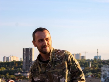 Известный актер-атошник снимется в украинском сериале о добровольцах