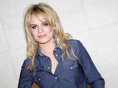 Відома співачка відновлює кар'єру через 10 років після викрадення та зґвалтування