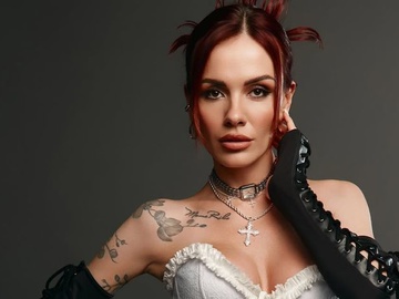 MamaRika звернулася до фанів після наркозу: кумедне відео