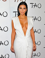 Откровенные наряды Ким Кардашьян Откровенные наряды Ким Кардашьян