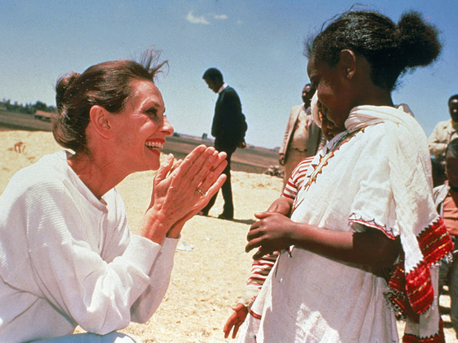 Топ-5 звезд, небезразличных к судьбам африканских детей