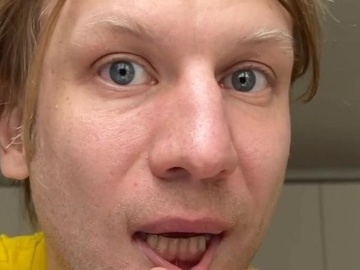 "Припиняємо пиячити: світлина скуйовдженого Дорна обросла смішними коментарями