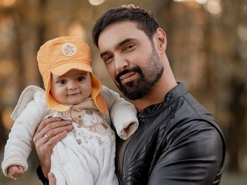 «Моє зайченятко»: Козловський зворушив мережу новим відео з 9-місячним сином