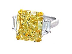 «Золотой глаз» выставлен на продажу